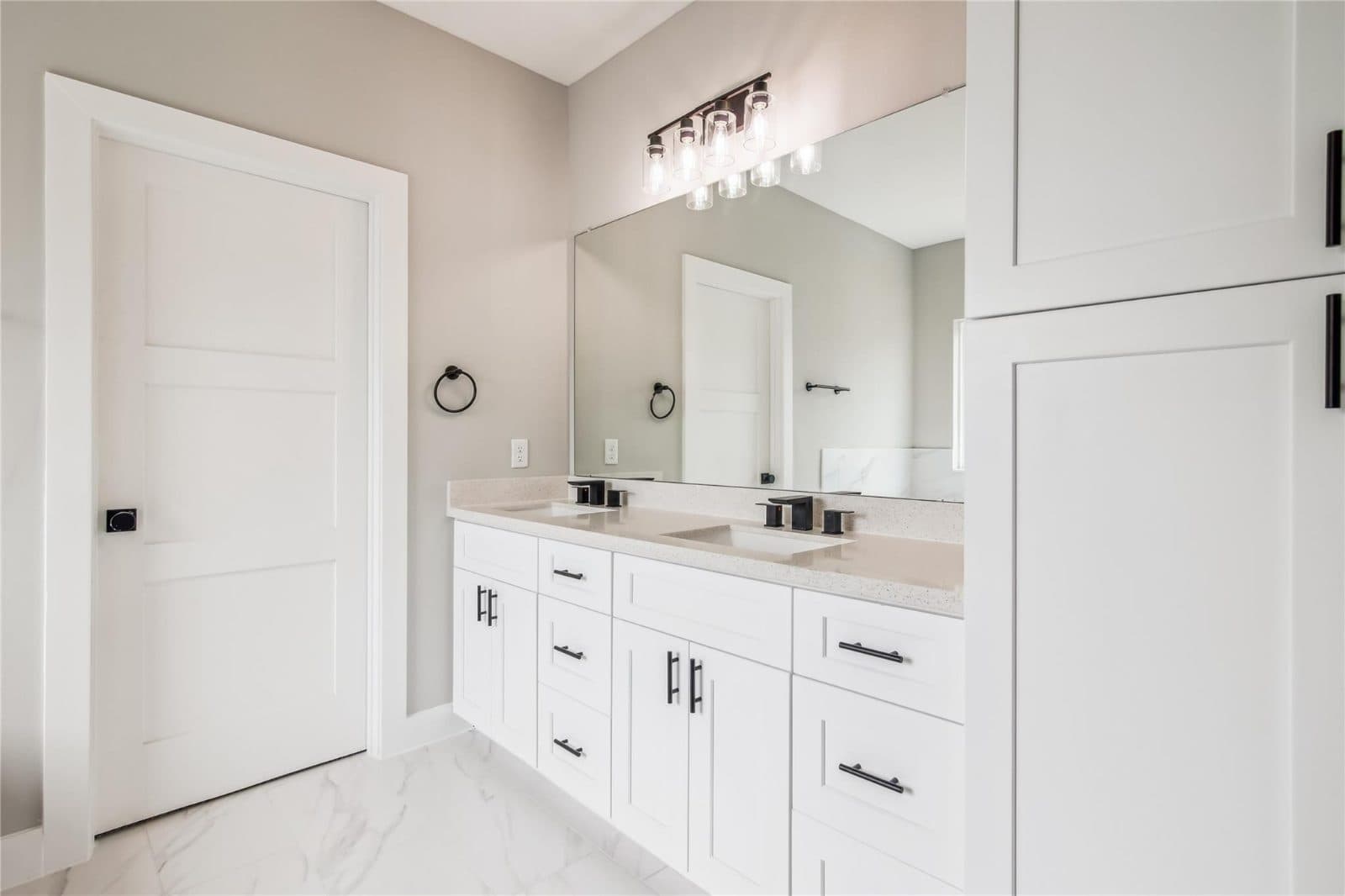 Acres Homes New Build — Primary bath — soaking tub, Acres Homes — Houston, TX